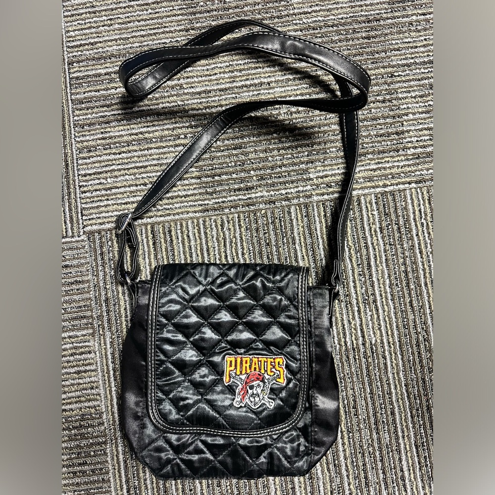 Pittsburgh Pirates black purse with strap quilted shiny black material